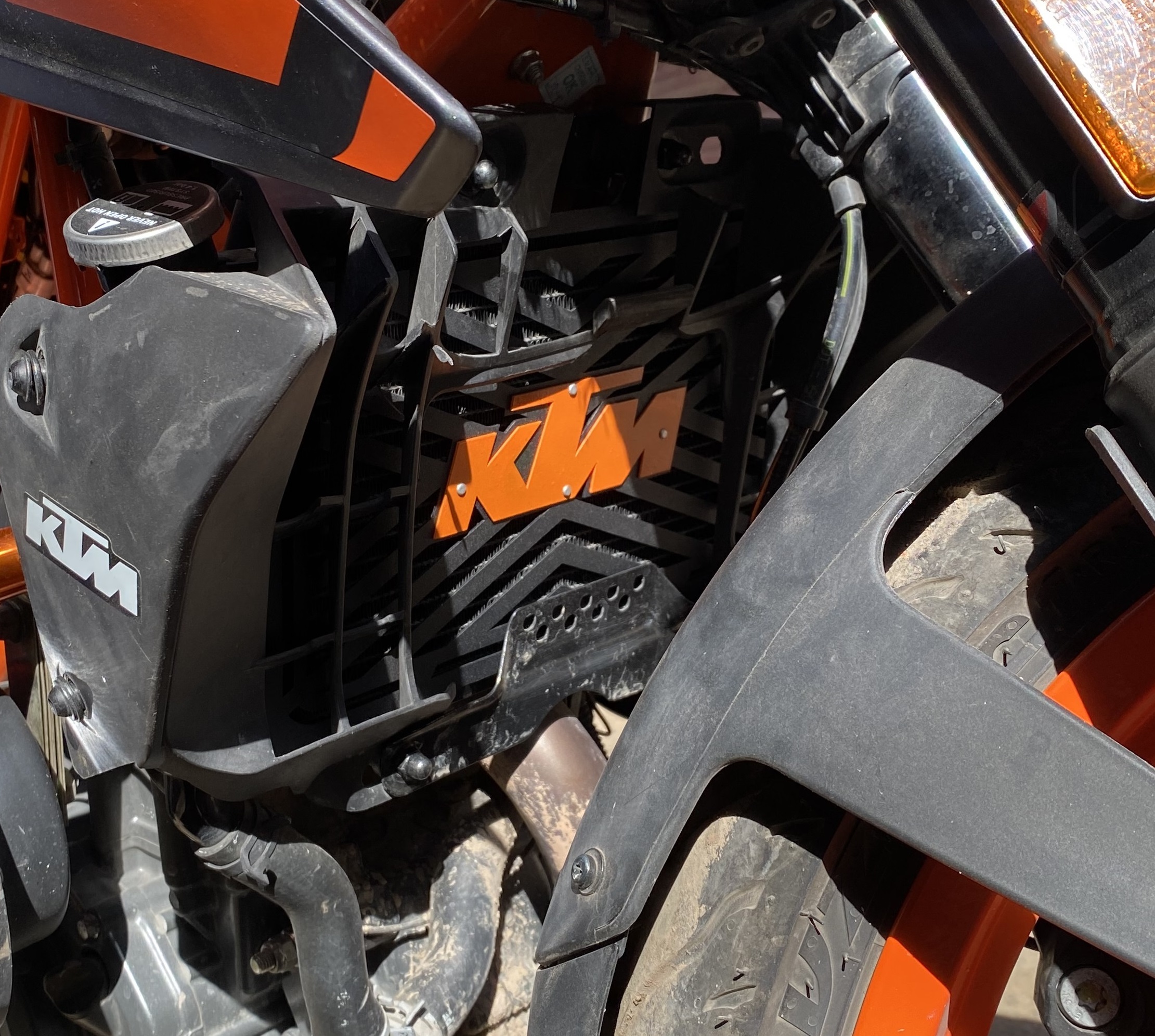 Rc390 Radiator Guard KTM Radiator Guard for Duke RC 125 200 250 390 BS6 » Autosparehub